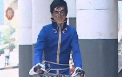 ​巴啦啦：游乐王子骑车时，有谁看弹幕了？网友：平平淡淡才是真！