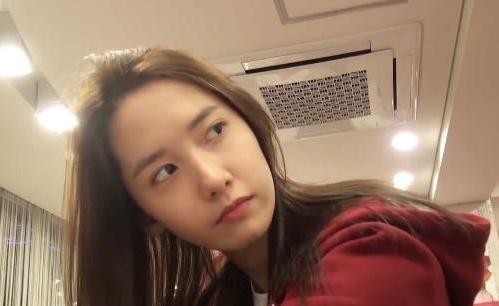 林允儿近照曝光,脸部僵硬疑似整容,引网友热议!