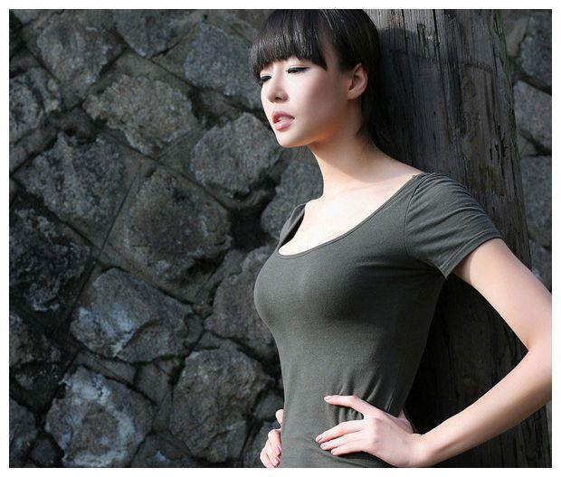 娱乐里有圈:韩国美女崔星儿生活照,你笑起来真好看!