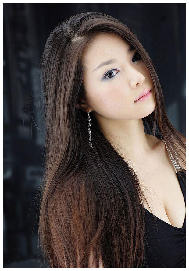 娱乐里有圈:韩国美女崔星儿生活照,你笑起来真好看!