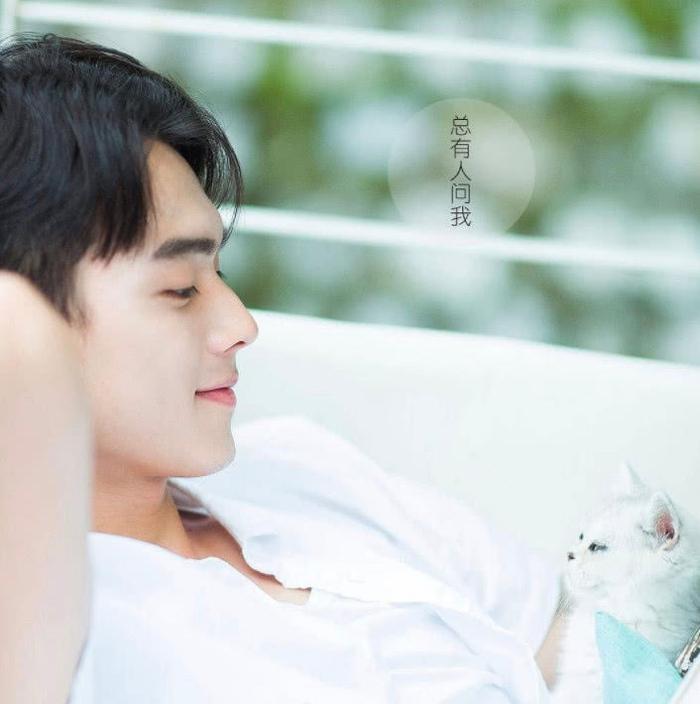 许凯和前女友写真曝光,看到照片后,原来才是许凯的颜值巅峰