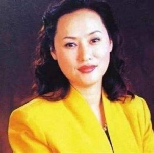 ​陈丽华年轻时的照片被曝光，网友纷纷感慨：难怪迟重瑞会钟情于她