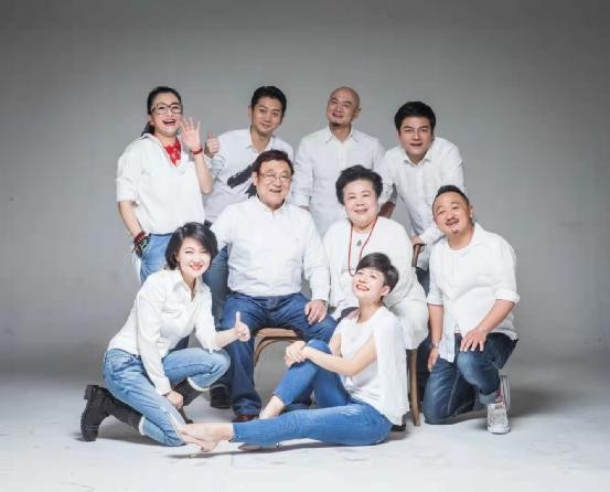 吉雪萍女儿（十六岁的花季演员境况不一）