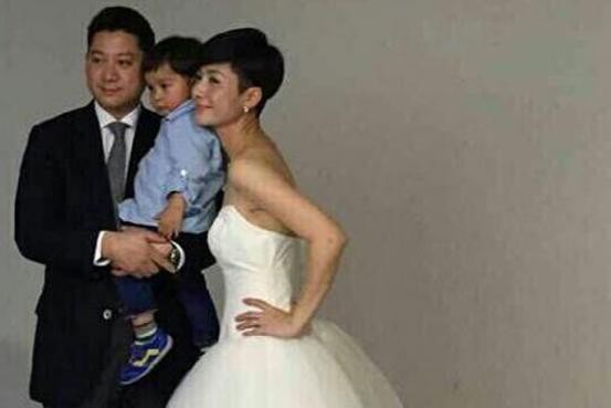 吉雪萍女儿（十六岁的花季演员境况不一）