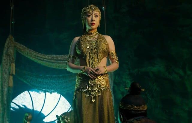 众多明星云集,却把电影拍得不中不洋,不伦不类,票房亏惨了