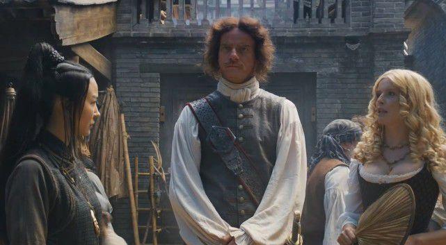 众多明星云集,却把电影拍得不中不洋,不伦不类,票房亏惨了