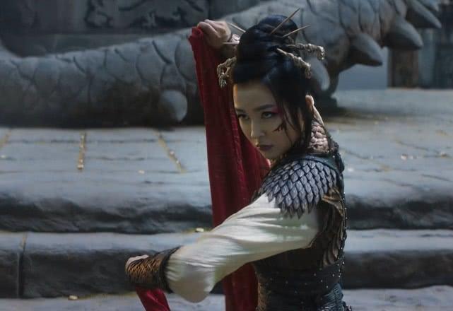 众多明星云集,却把电影拍得不中不洋,不伦不类,票房亏惨了