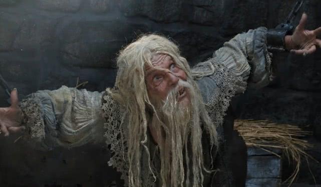 众多明星云集,却把电影拍得不中不洋,不伦不类,票房亏惨了