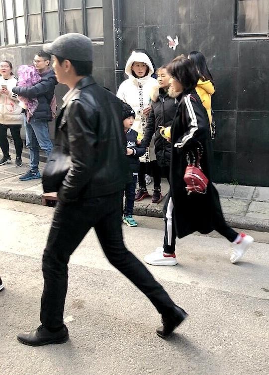 杨紫男朋友是谁（杨紫与男友秦俊杰一起跨年）