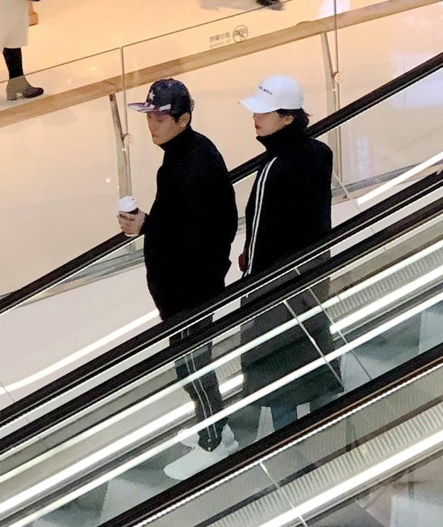 杨紫男朋友是谁（杨紫与男友秦俊杰一起跨年）