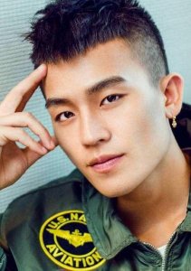 ​楚留香有几个人演过(和郑少秋演楚留香的演员)