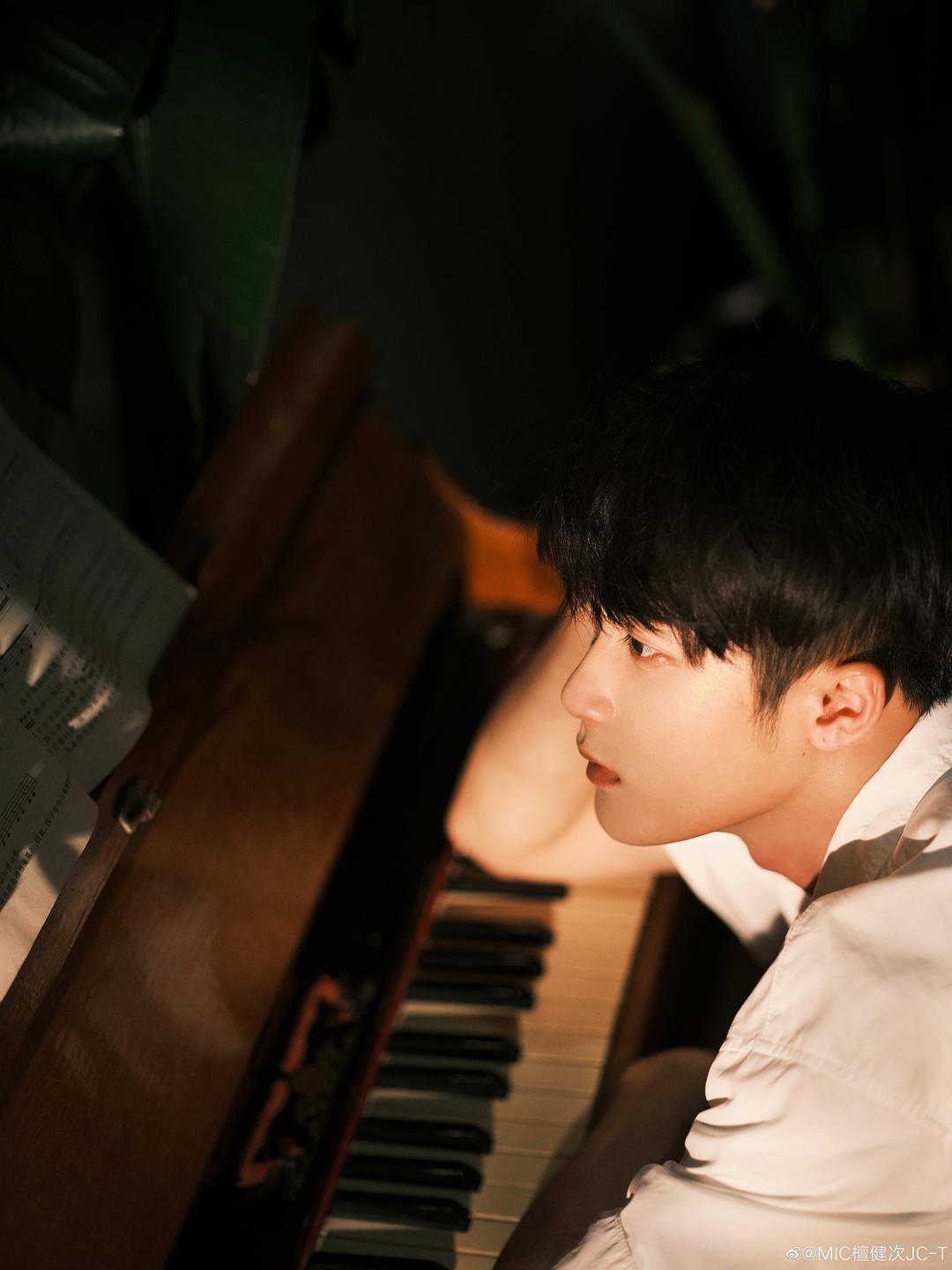 檀健次个人资料写真作品