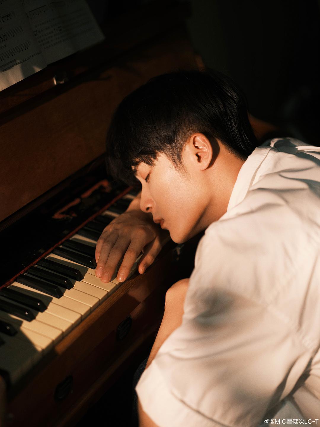 檀健次个人资料写真作品