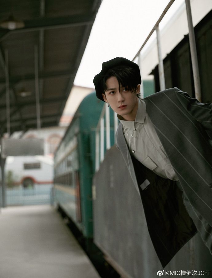 檀健次个人资料写真作品