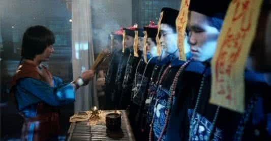 香港怀旧经典电影僵尸片(精选香港十部经典僵尸片)(33)