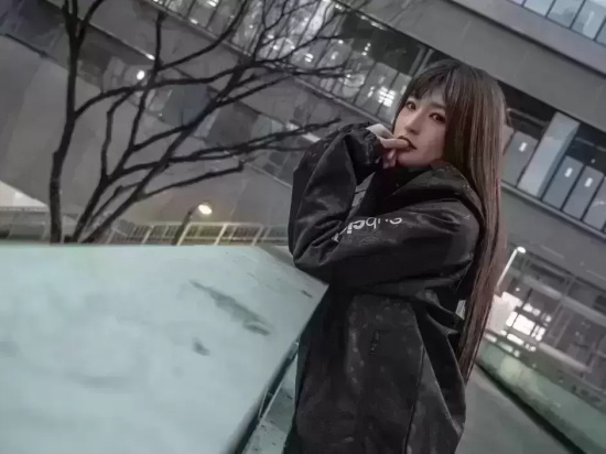 被迫出道的高桥圣子写真分享，不想竟成为暗黑救世主！