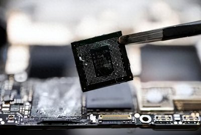 ​负债超7000亿？华为Mate60的火爆 揭露了华为真实现状：玩命在死磕