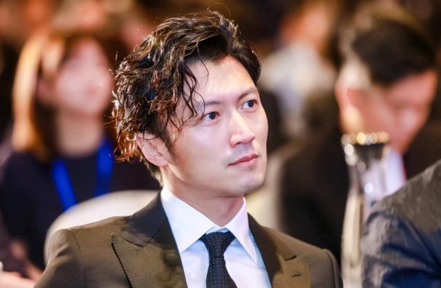 陈坤为谢霆锋砸耳机（陈坤用耳机怒砸谢霆锋）(16)