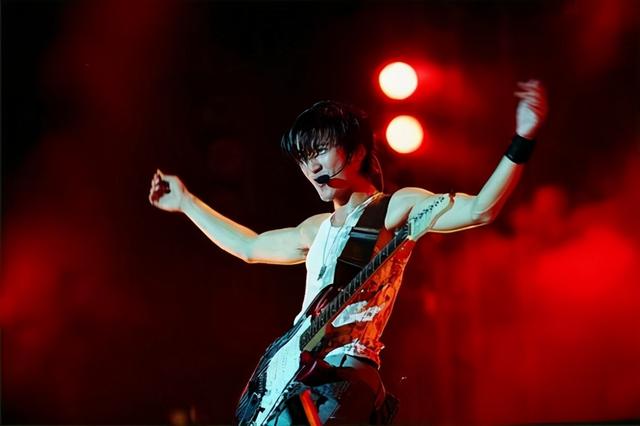 陈坤为谢霆锋砸耳机（陈坤用耳机怒砸谢霆锋）(21)