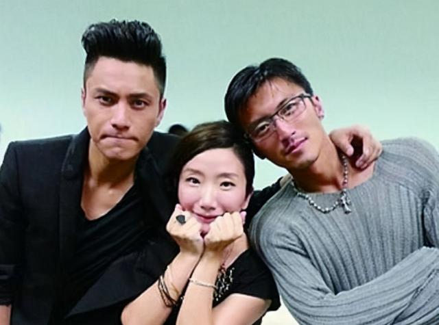 陈坤为谢霆锋砸耳机（陈坤用耳机怒砸谢霆锋）(5)