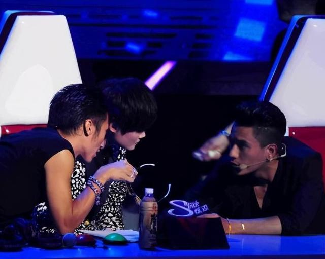 陈坤为谢霆锋砸耳机（陈坤用耳机怒砸谢霆锋）(6)