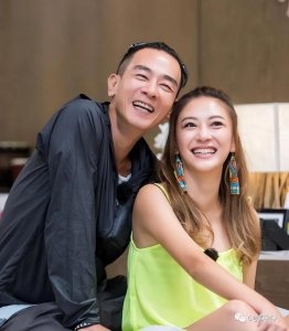 ​应采儿给陈小春“约法三章”？网友：果然比大哥更厉害的是大嫂