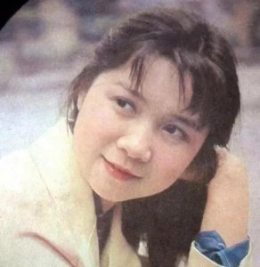 ​蔡明个人资料简介(演员蔡明，收小情书收来一个老公，结婚37年零绯闻)