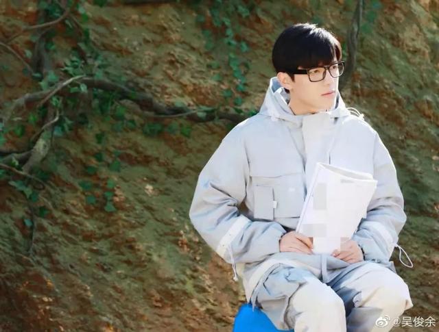 吴俊余卖萌（专访热血同行吴俊余）(8)