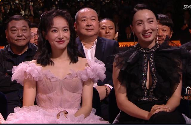 赵丽颖夸王一博唱歌好听（金鹰晚会台下众星状态一览）(19)