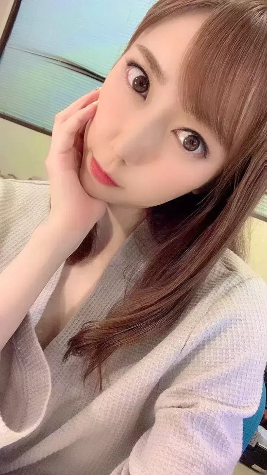 七海缇娜(七海ティナ)个人资料简介及作品写真图片，爱知第一柔情！