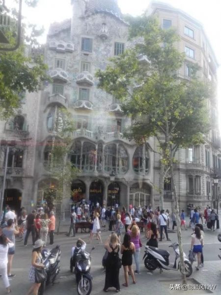 巴塞罗那简介 (巴塞罗那是哪个国家)-图1