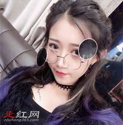 快手小伊伊的家庭背景是什么 和牌牌琦一起出名的