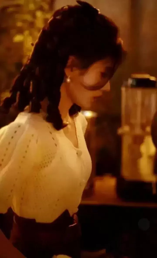 鞠婧祎《粉墨江湖》新片路透照,民国千金贵气满满