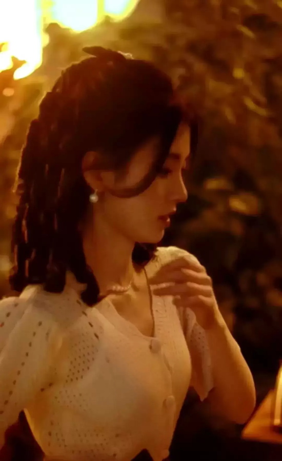 鞠婧祎《粉墨江湖》新片路透照,民国千金贵气满满