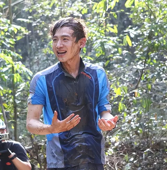 白敬亭早年尴尬采访记者原 无戏可拍白敬亭(25)