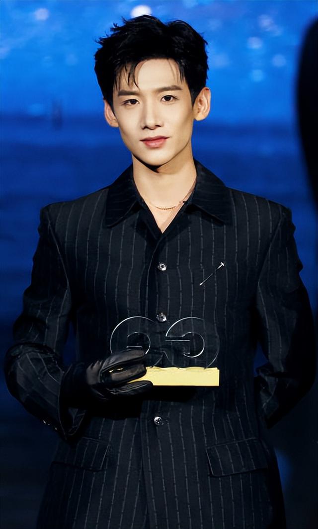 白敬亭早年尴尬采访记者原 无戏可拍白敬亭(2)