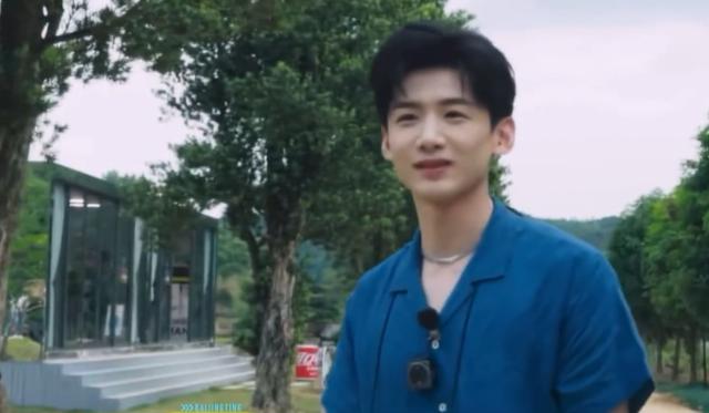 白敬亭早年尴尬采访记者原 无戏可拍白敬亭(12)