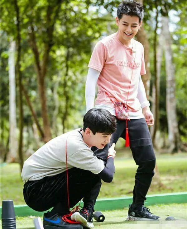 白敬亭早年尴尬采访记者原 无戏可拍白敬亭(31)