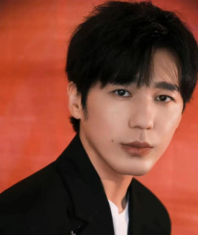 白宇个人资料富二代（宝藏男星白宇家世惊人）(4)