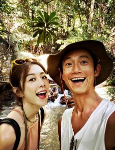 ​吴慷仁祝贺邵雨薇入围金钟奖：比自己入围还开心