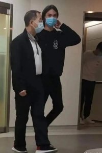 ​吴孟达在睡梦中去世，两任老婆和儿子送行，盘点吴孟达历任老婆