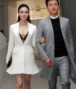 ​佟大为的妻子关悦不仅人美，身材又好