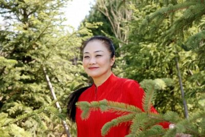 ​周建萍：37岁嫁给65岁画家，54岁为82岁丈夫生子，赢得一生富贵