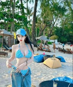 ​【独家】性感炸裂！内衣写真曝光，热辣美女带你释放内心的狂野！