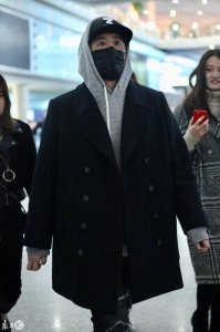 ​潘玮柏低调现身机场，身高被拍成一米五？