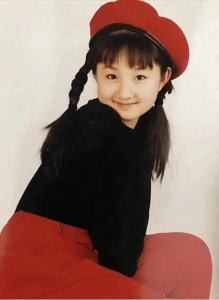 ​蒋小涵：嫁给圈外丈夫，36岁大龄生子，丈夫一家把她宠成宝