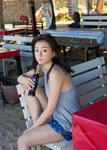 ​日本童颜女神筱崎爱家居写真 丰满肉感