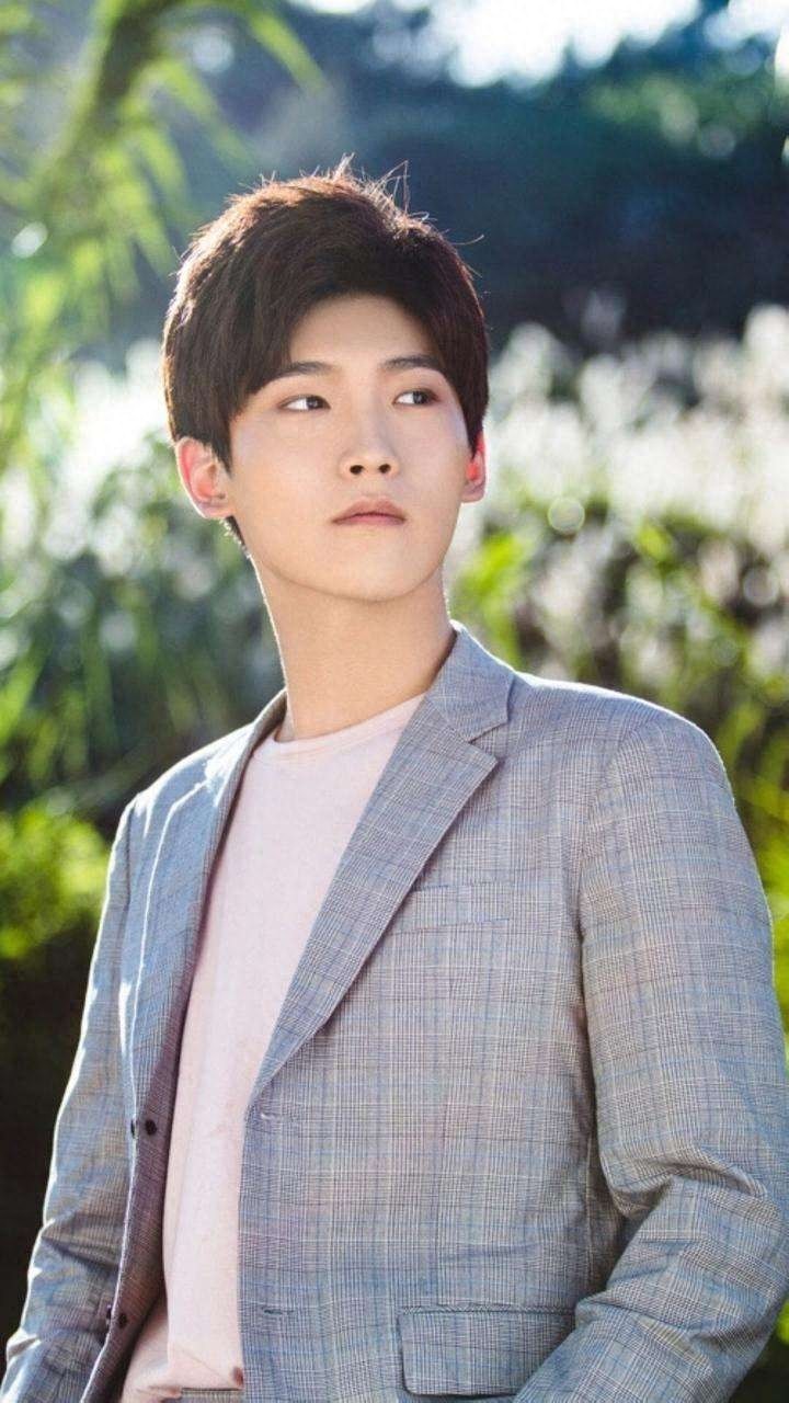 《调笑令》邢昭林呆萌高冷高清手机壁纸 网友们喜不喜欢他的演技