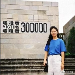 ​2004年，张纯如追悼会上，丈夫亲吻额头告别，令人泪目！