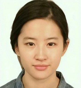 ​24位女明星证件照大PK，没有对比就有伤害，你觉得谁是天生丽